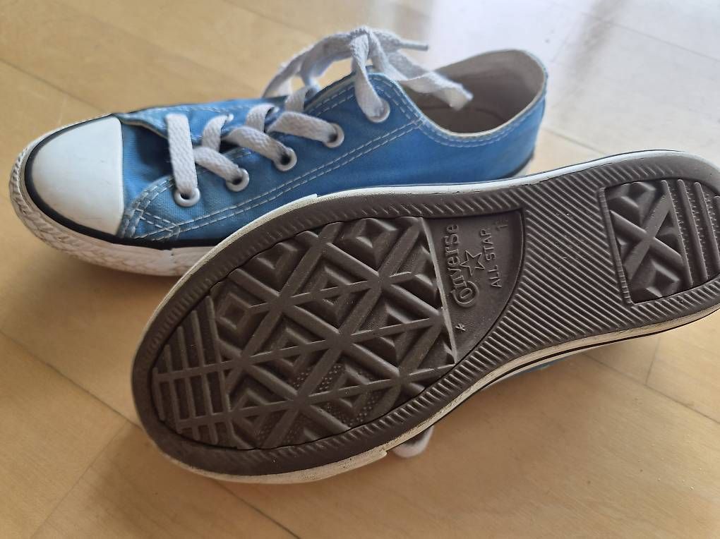 Converse Scarpe per ragazze: Converse Chucks Halbschuhe, Gr. 33 – Usato da Russikon venduto da i_laura 1