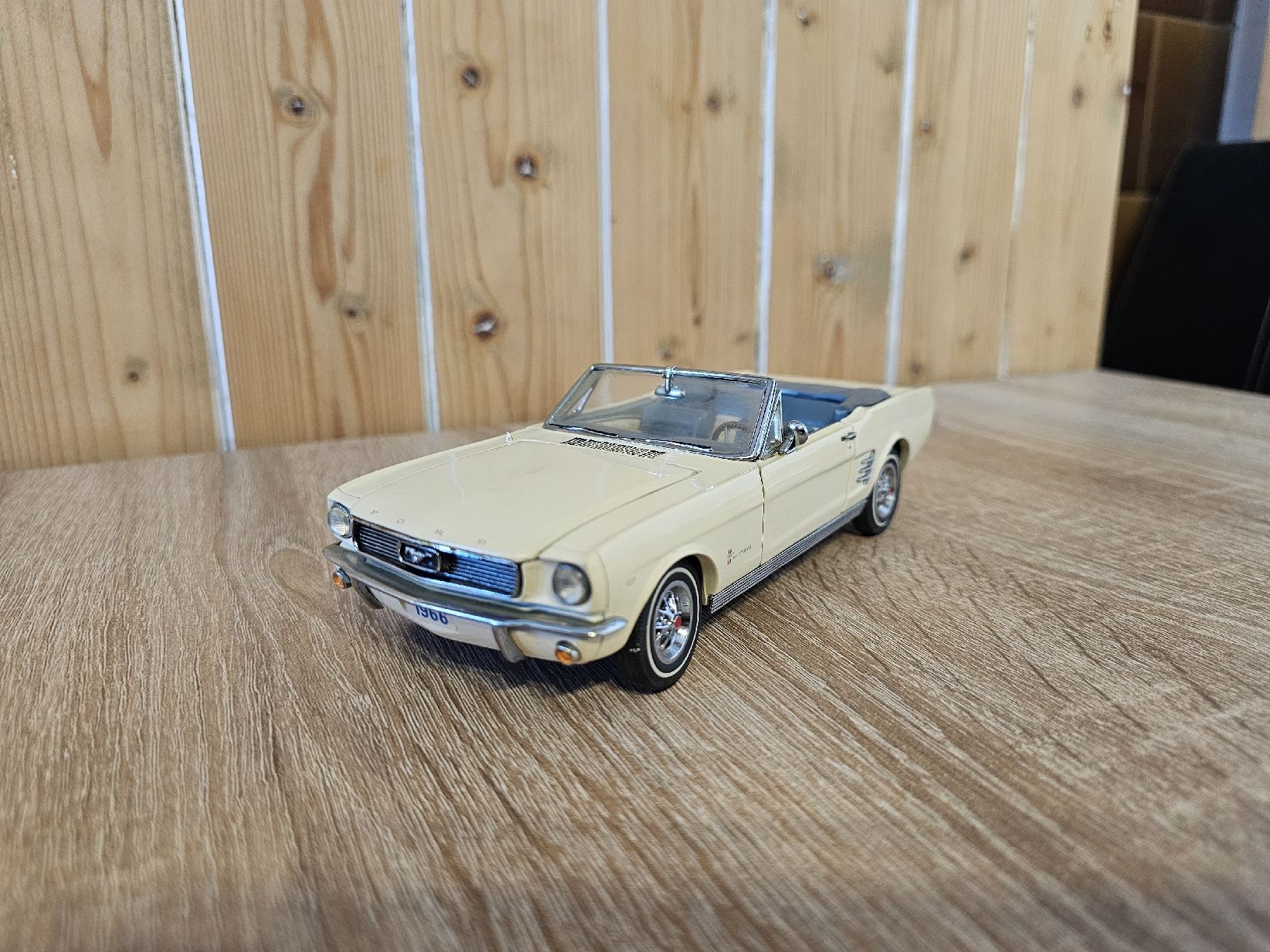 Miniature Ford Mustang 1964 - Franklin Mint 1/43 (rouge, Occasion)