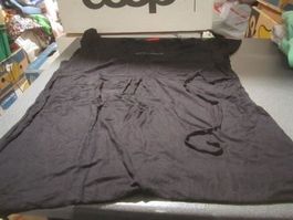 T-Shirt Grösse L, schwarz/Bändel