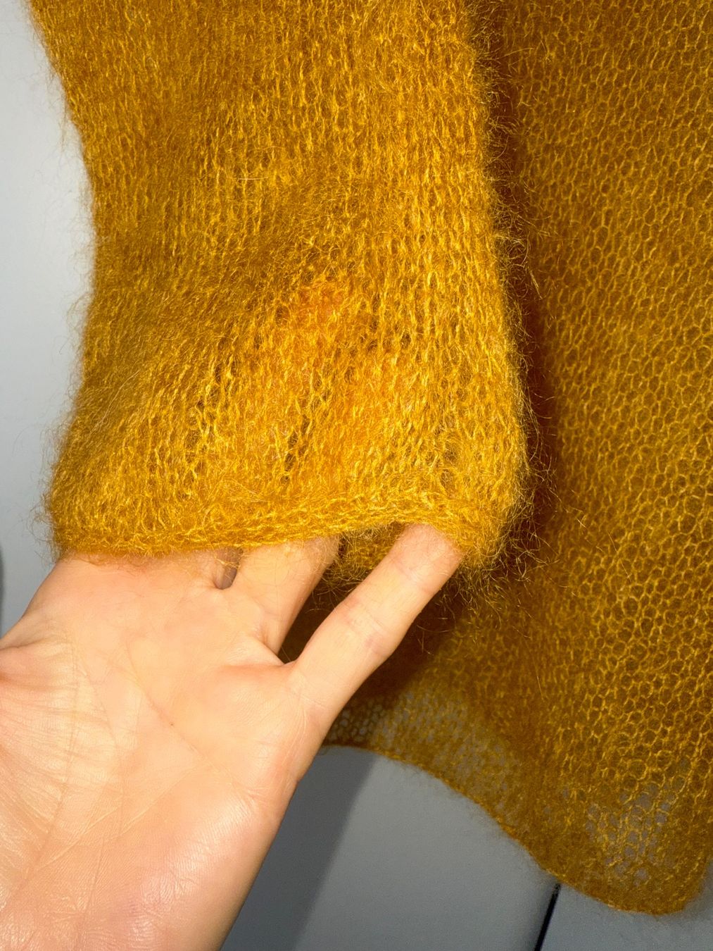Maglioni & Felpe: Leichter Pullover aus Kid-Mohair Handgestrickt . Neu. – Nuovo e nell'imballaggio originale da Buchrain venduto da nat_pl5p 7