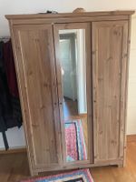 Massiver Holzschrank mit Spiegel 3 Türen guter Zustand
