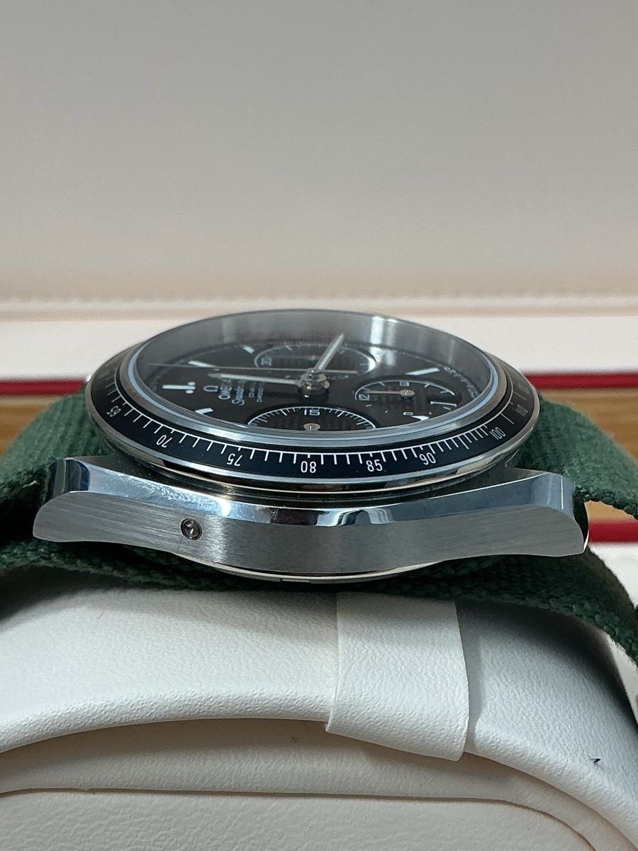 Omega Orologi: Omega Speedmaster Racing 2025 Fullset – Nuovo (secondo la descrizione) da Zürich venduto da watchdealer-24 4
