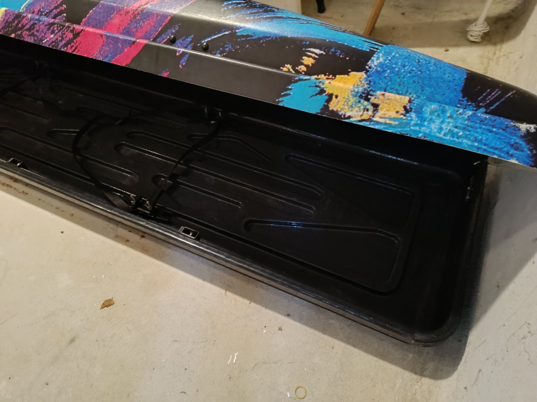 Thule Box da tetto: Thule Spirit Dachbox mit speziellem Design – Usato da Altstätten SG venduto da Koelsing 1