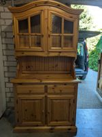 Gut erhaltenes Buffet / Highboard aus massivem Kiefernholz
