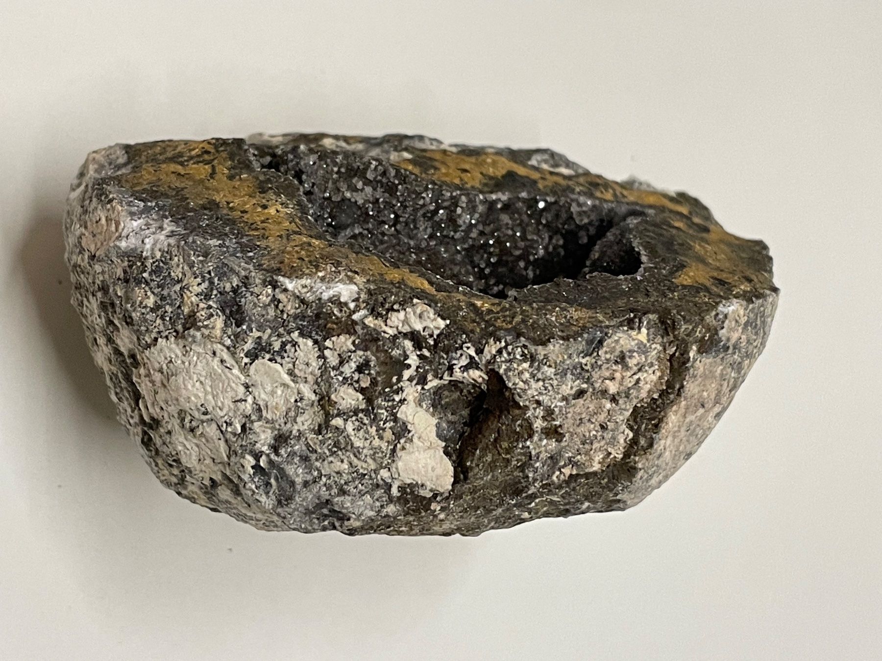 Minerali & Pietre curative: Quarz Geode dunkel – Usato da Rümlang venduto da euqinom16 2