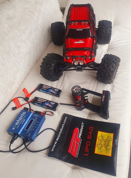 Traxxas Summit 4WD 1:8, L: 56cm, B47cm, neue Lipobatterien | Kaufen auf ...