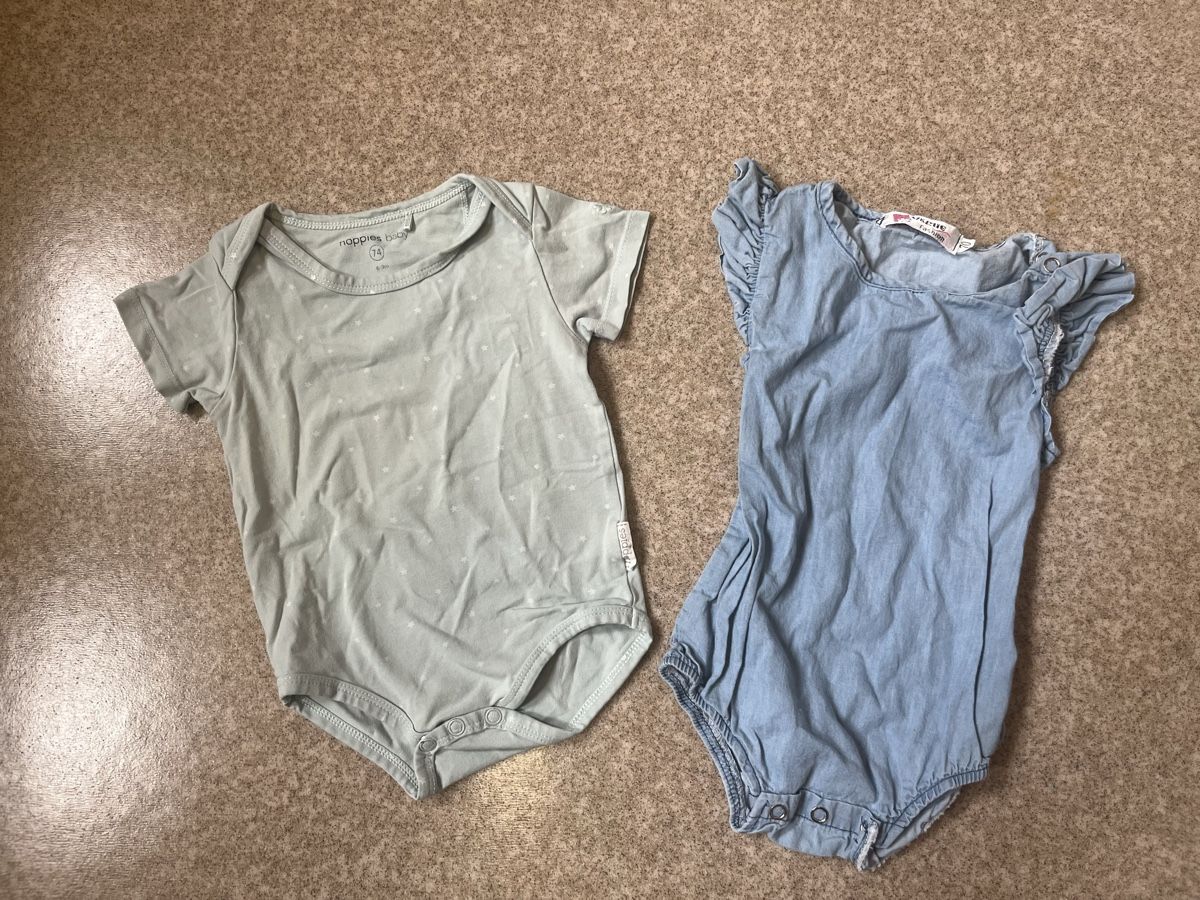 Lotti & Set di vestiti: Kleiderpaket Grösse 74 – Usato da Baldegg venduto da Livio. 5