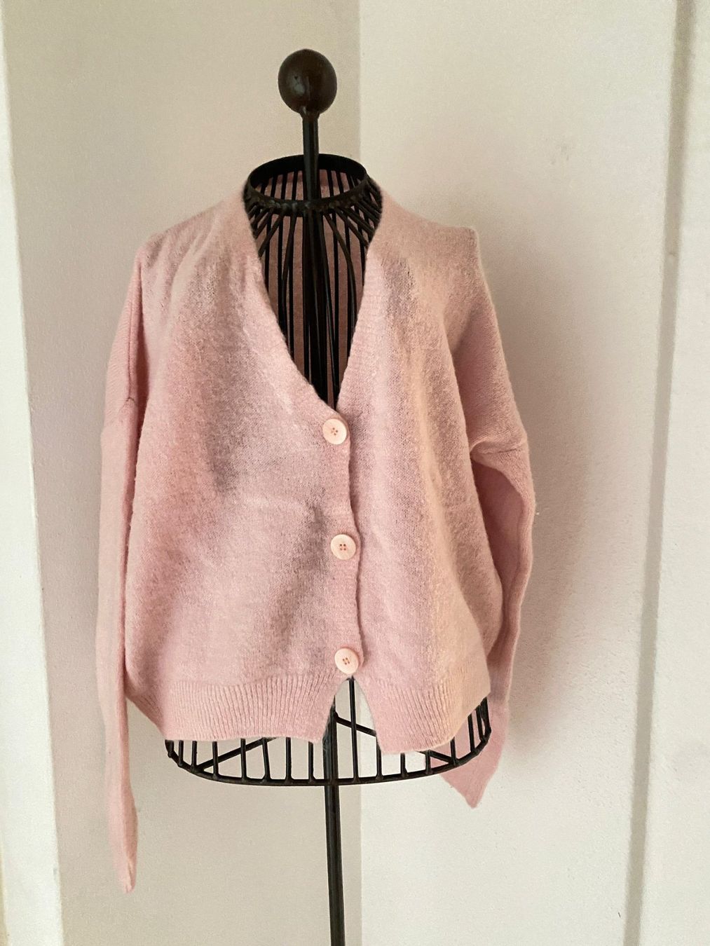 Maglioni & Felpe: Kuschelige Strickjacke, rosa, Grösse  One-size – Nuovo (secondo la descrizione) da Rothrist venduto da lil_tg5m