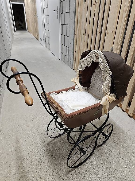 Carrozzine: Kinderwagen antik – Usato da Obergösgen venduto da r_maurer