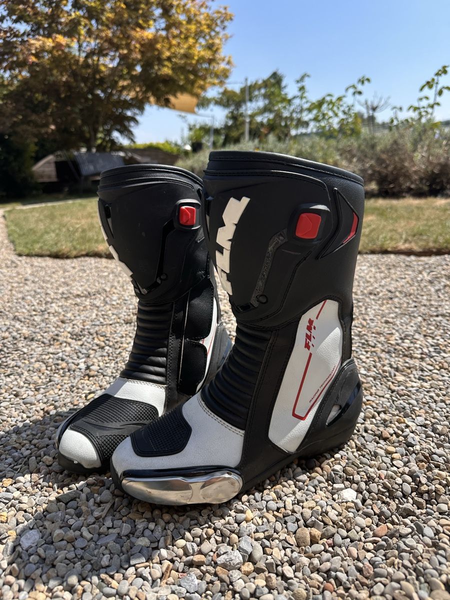 FLM Scarpe da donna: Motorradschuhe FLM – Usato da Flawil venduto da LilaMH