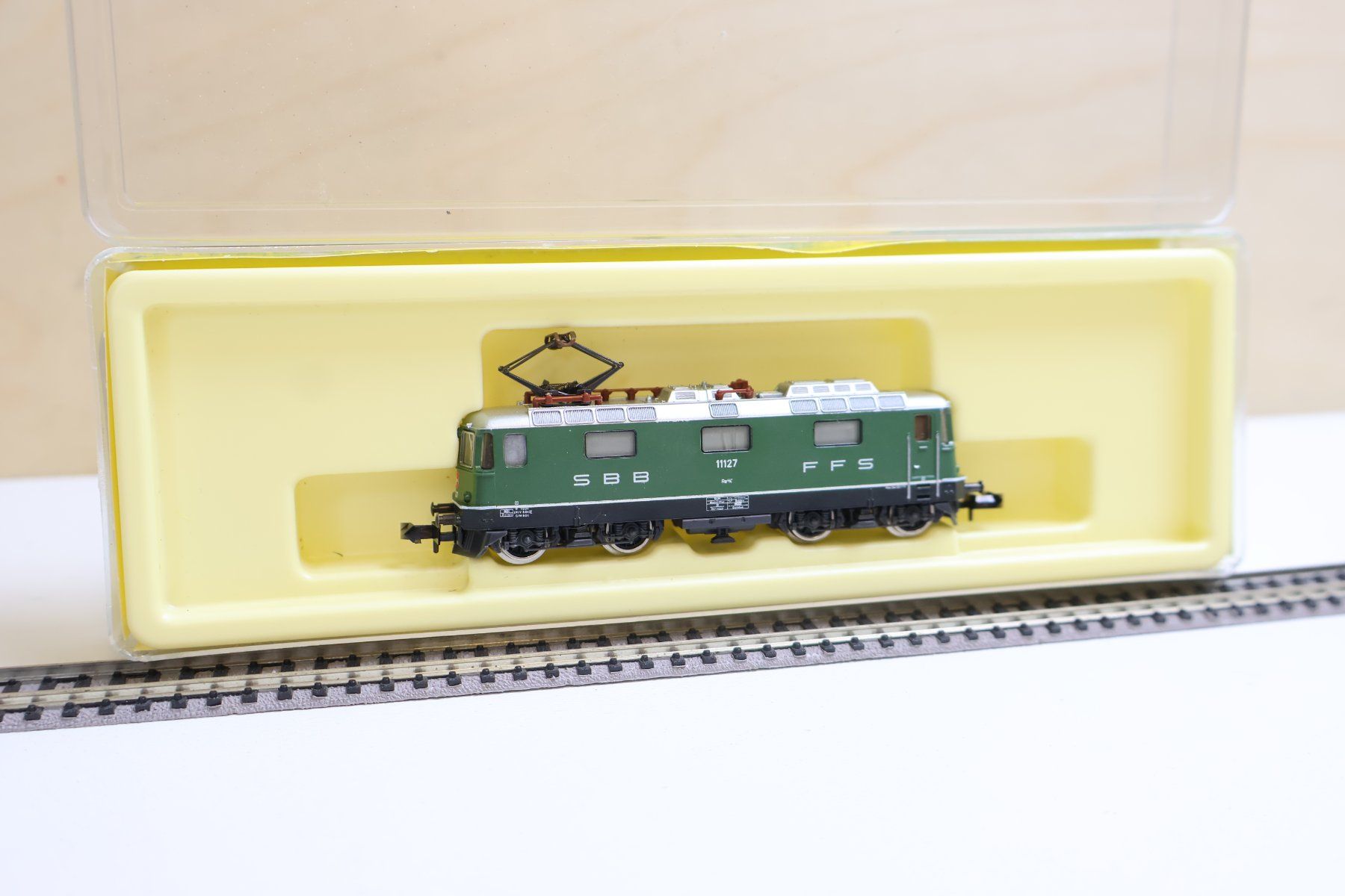 Trix Modellini di ferrovie: Minitrix EMS SBB Re 4/4 E-Lok - Spur N 2171 – Usato da Winterthur venduto da Monstera 4