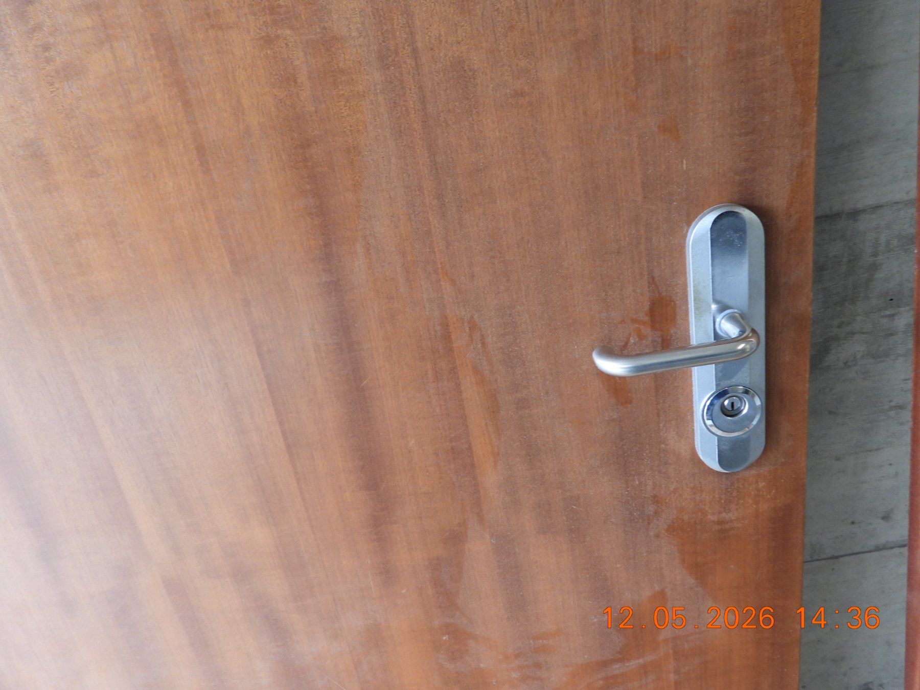 Portes: Massive Haustüre Holz – Défectueux à Malters par alro48 1