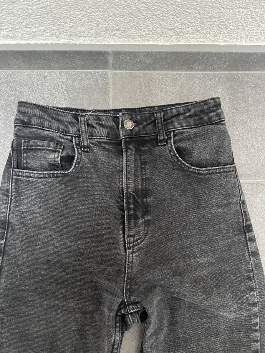 Stradivarius Jeans: Graue Stradivarius Jeans Grösse 36 – Usato da Wettswil venduto da alstel24 1