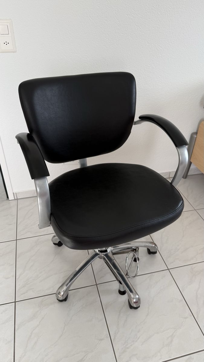 Poltrone: Coiffeur Sessel – Usato da Hinwil venduto da dampfi4 1