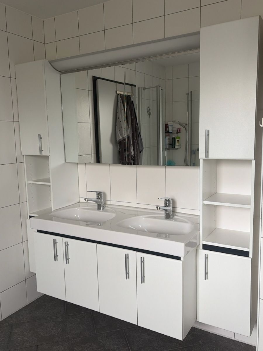Mobili per bagno: Badezimmer Möbel ohne Armatp – Usato da Schöftland venduto da nevio74 1