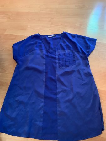 Joli long t-shirt bleu CalinKalin taille 38-40
