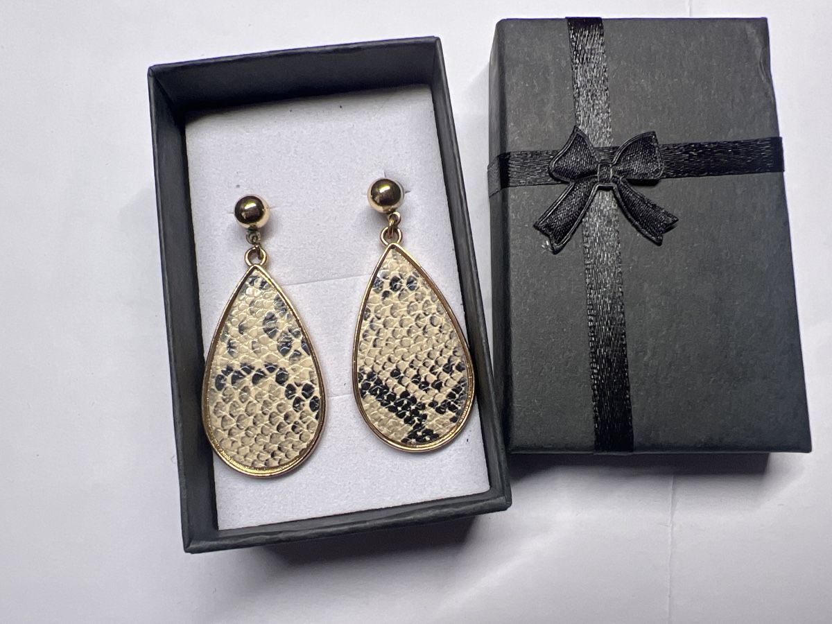 Orecchini pendenti & Orecchini a lobo: Boucles d'oreilles pendantes goutte dorées serpent boho chic – Nuovo (secondo la descrizione) da Chenens venduto da anasantos90