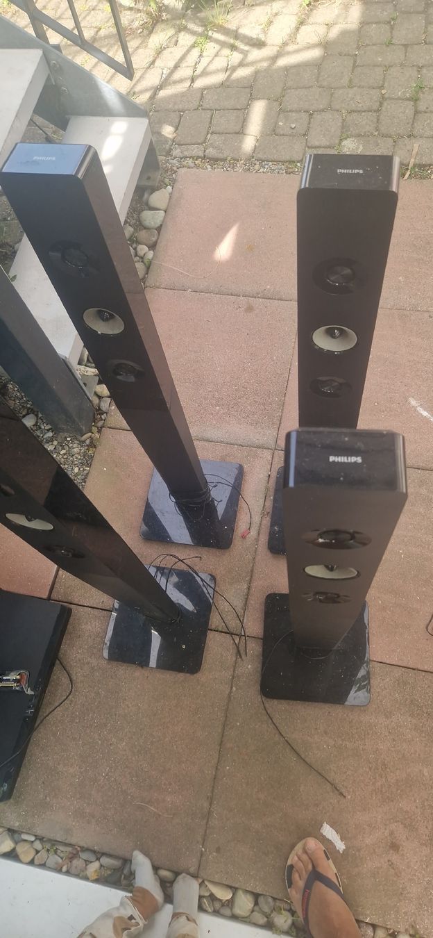 Philips Home Cinema: Philips DVD player 5.1 surround Sound HTL2160 – Usato da Volketswil venduto da paulr2804