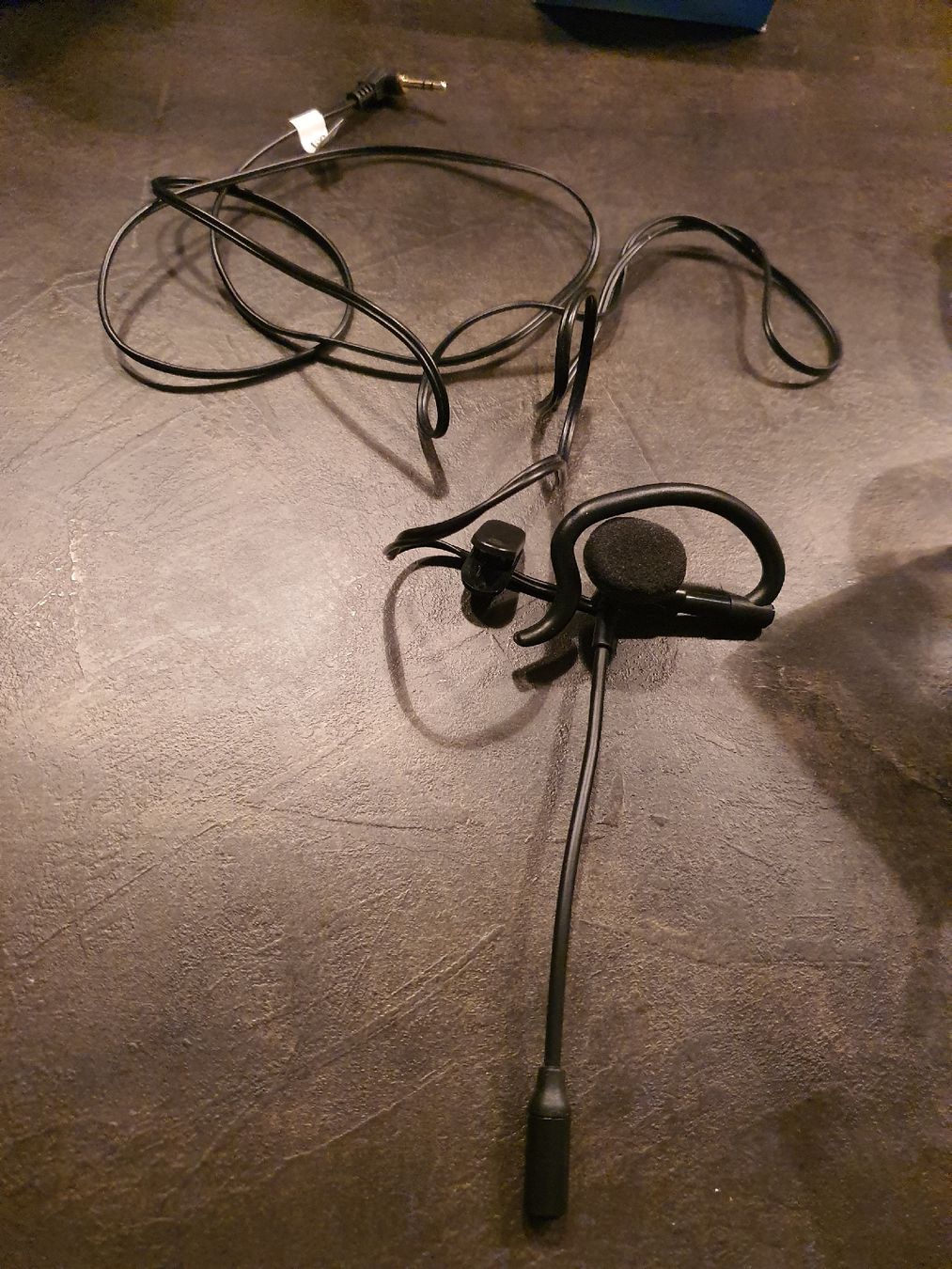 Cuffie: earphone mit microfon – Usato da Muri AG venduto da Jeromia