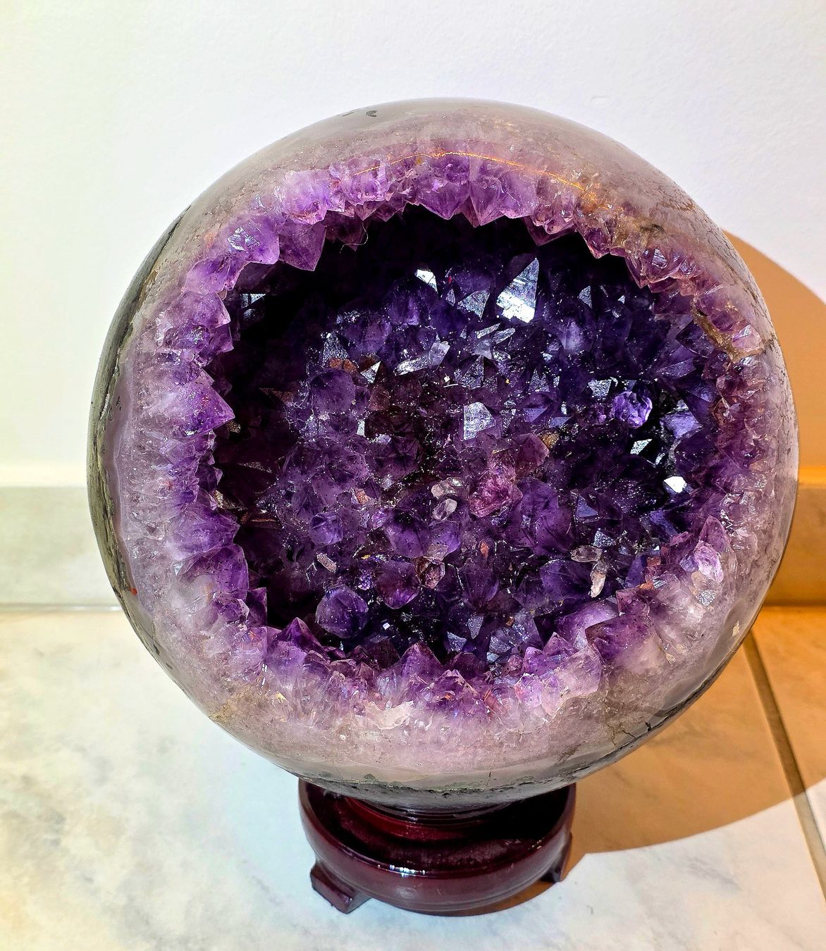 Mineralien & Heilsteine: XXL Amethyst Drusen Kugel 7.7kg – Neu und originalverpackt aus Matzingen von Shay_Crystalz 1