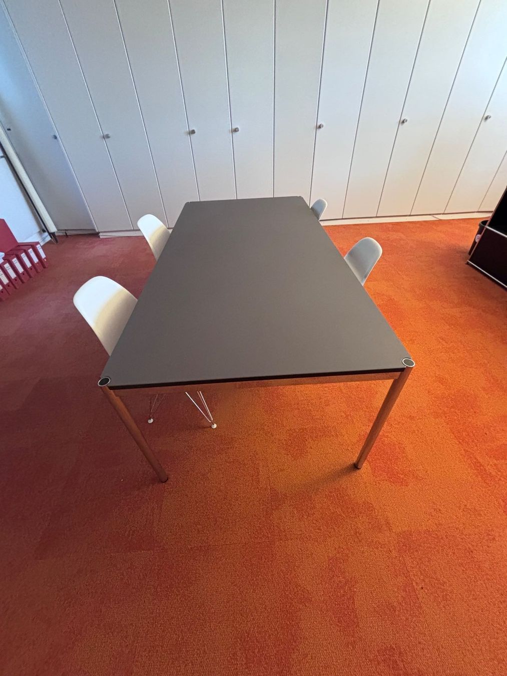 Set de table et chaises: USM Tisch – D'occasion à St. Gallen par Ralf05