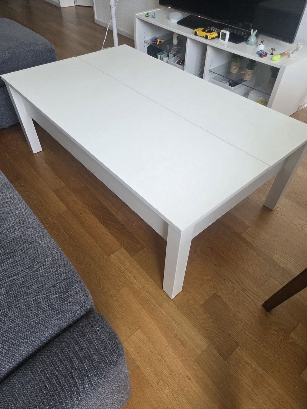 Tische: IKEA Trulstorp White Coffee Table with Storage – Gebraucht aus Ebikon von car_cb7c 1