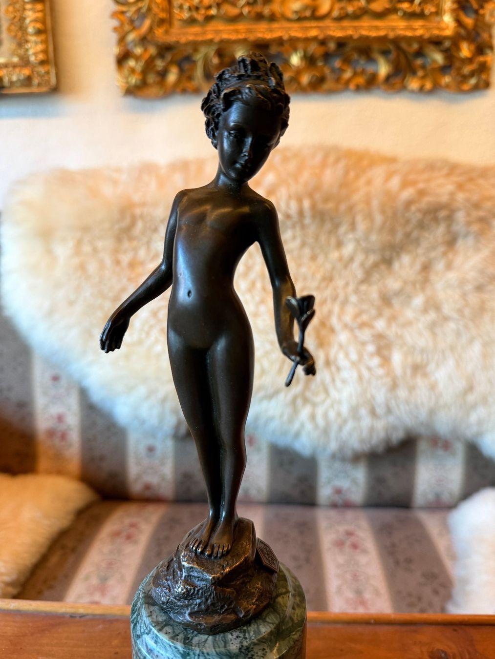 Sculture & Statue: Milo Mädchen mit der Rose, Art Deco, Bronze und Marmor – Usato da Zofingen venduto da Schekke