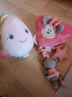 Zwei musikalische Plüschspielzeuge für Babys