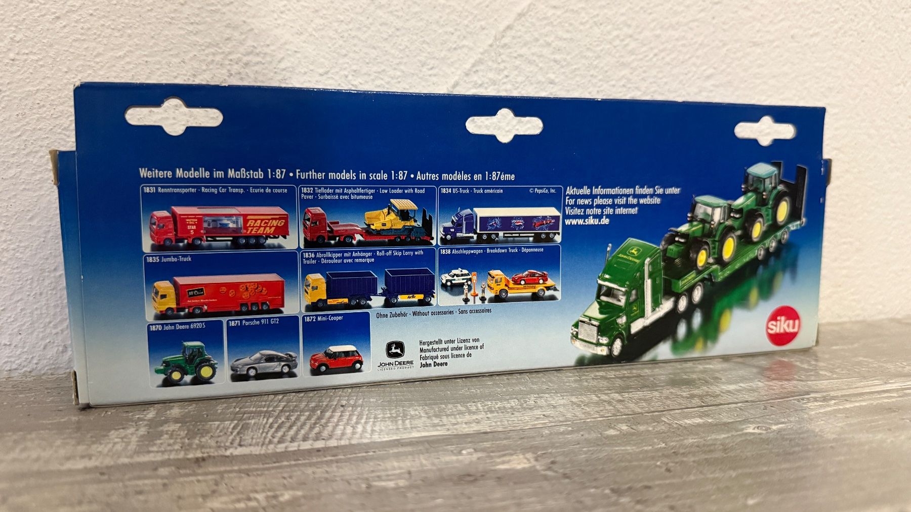 Siku Modellini d'auto: 1837 Treflader mit John Deere Traktoren – Nuovo e nell'imballaggio originale da Ennetbürgen venduto da Siku-Sammlung 3