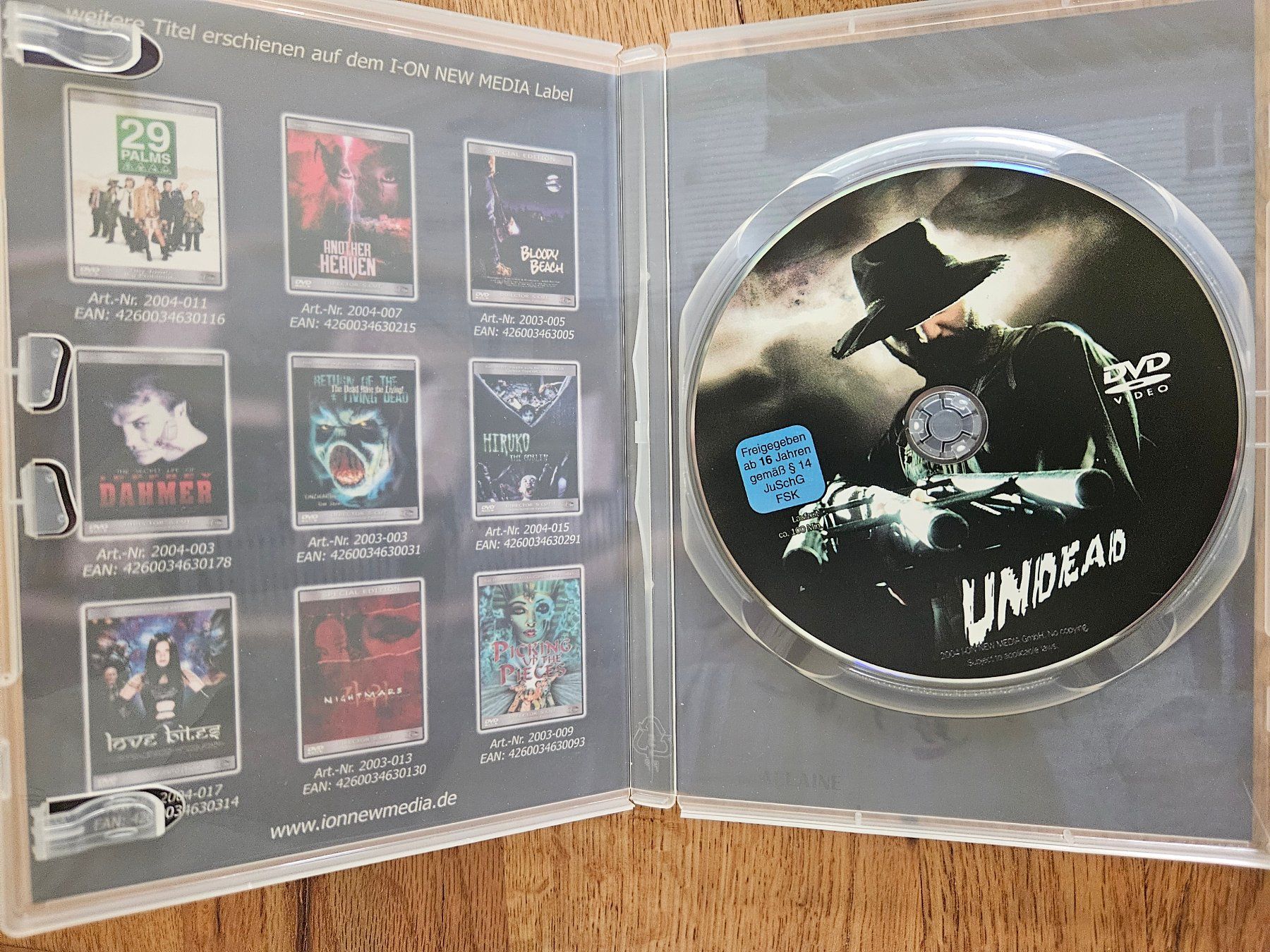 Tous les DVDs: UNDEAD - Uncut – D'occasion à St.Gallen par Capsule_Corporation 2