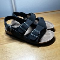 Sandalen im Stil von Birkenstock