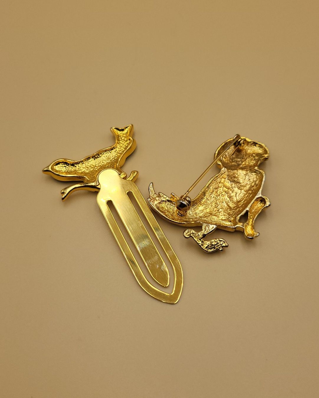 Spille & Fermagli: Goldene Vögel Broschen mit Emaille – Usato da Wald ZH venduto da SwissPawnshop 6