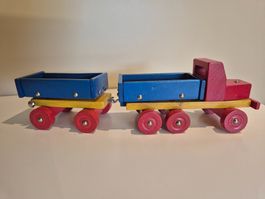 Holzlaster mit Anhänger, bunt, ca. 50 Jahre alt
