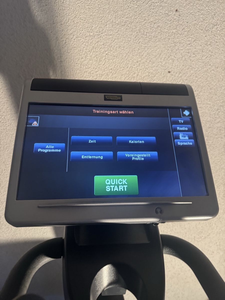 Technogym Hometrainer: Technogym Crosstrainer ( Professionell) – Usato da St. Margrethen SG venduto da taf_alb 5