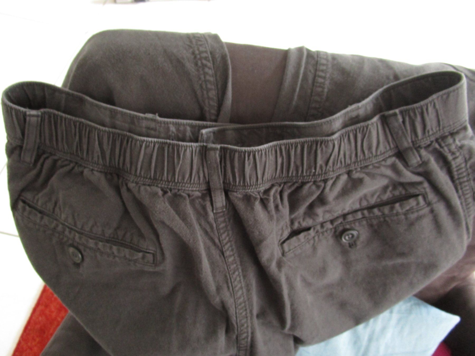 Uniqlo Pantaloni: Hose Uniqlo Gr. M schwarz – Usato da Volketswil venduto da Globine100 5