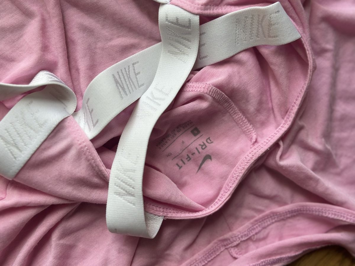 Nike Tops: NIKE Tank Top (rosa) – D'occasion à Basel par FatmaCan52 2