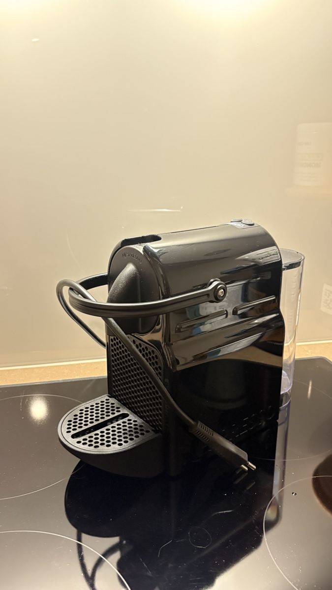 De'Longhi Macchine per caffè & Macchine per espresso: Kaffeemaschine Nespresso Pixie schwarz – Nuovo (secondo la descrizione) da Niederwangen BE venduto da davidb1193 2