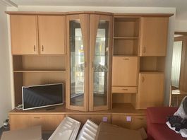 Schrankwand helles Holz mit Spiegel