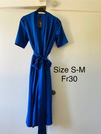 Schickes, blaues Wickelkleid Grösse S/M – neu!