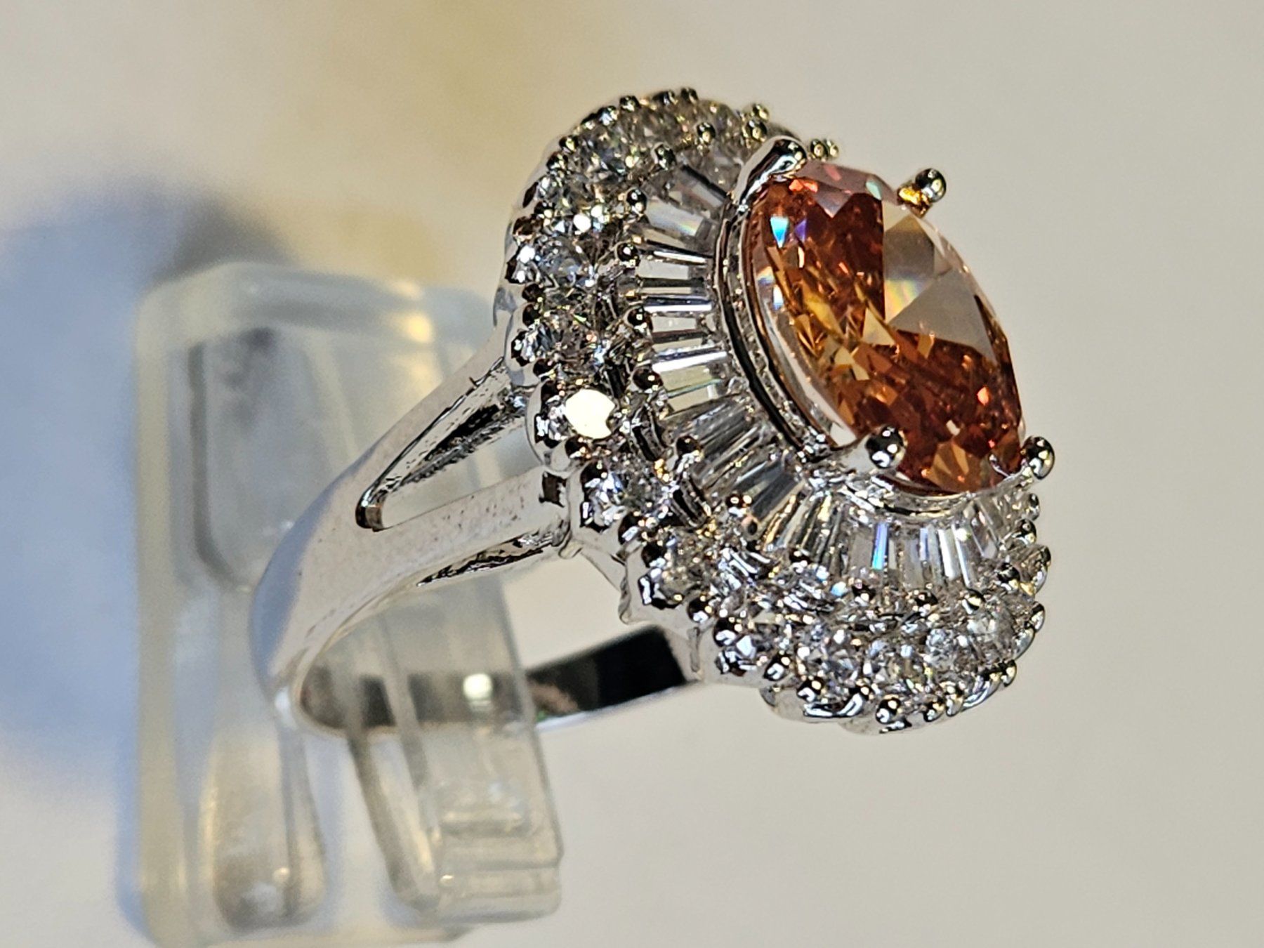 Bagues: Ring Silber Farbe Orange Zirkonia Grösse 60 – Neuf (Voir description) à Zürich par ben_mn5h 5
