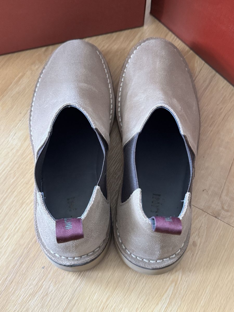 Scarpe da uomo: New Pollini Suede Chelsea Boots, Size 43 – Nuovo (secondo la descrizione) da Wallisellen venduto da Corinne.- 2