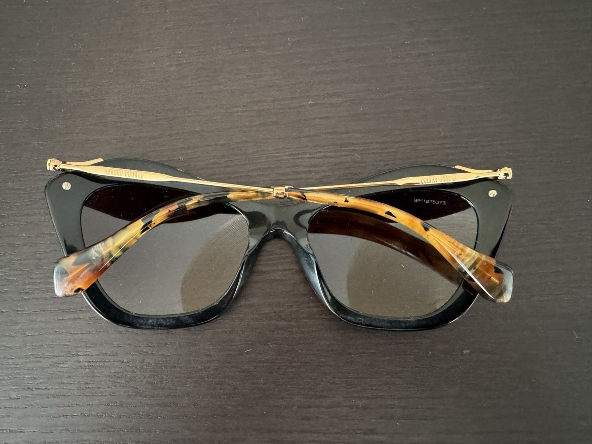 Miu Miu Brillen & Gläser: Miu Miu embellished sunglasses – Neu (gemäss Beschreibung) aus Zürich von luisa_runge 1