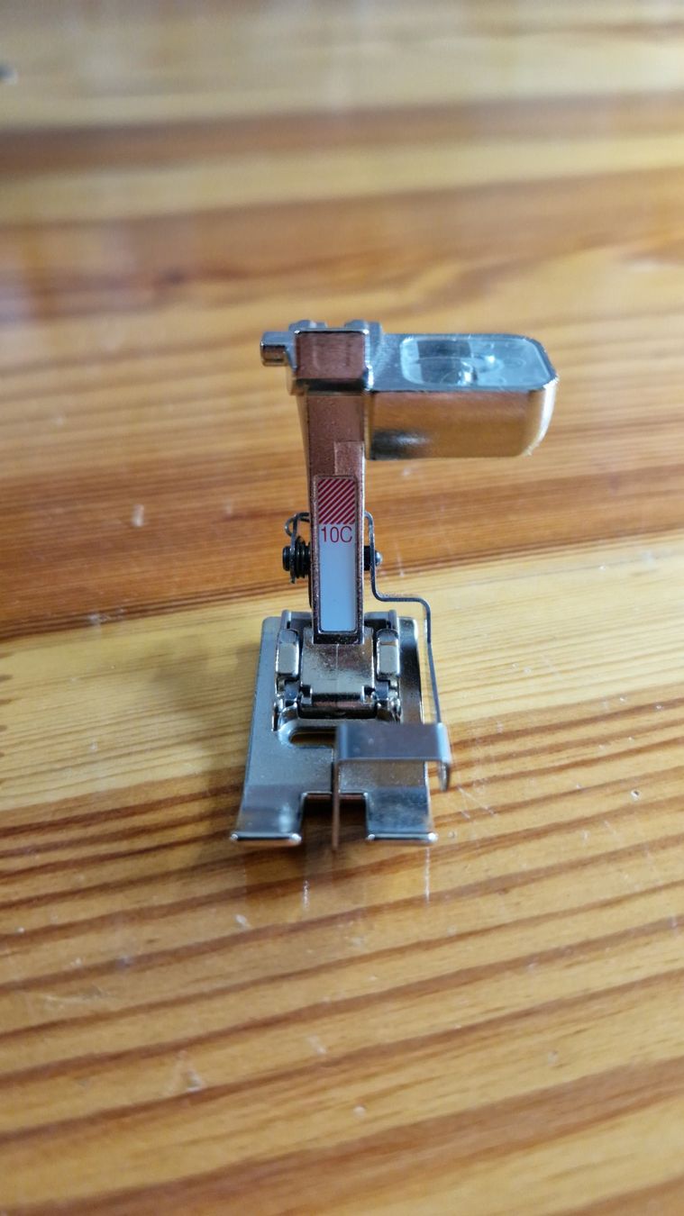 Bernina Nähmaschinen: Original Bernina Schmalkantfuss 10C – Neu (gemäss Beschreibung) aus Landschlacht von Bluemehaex