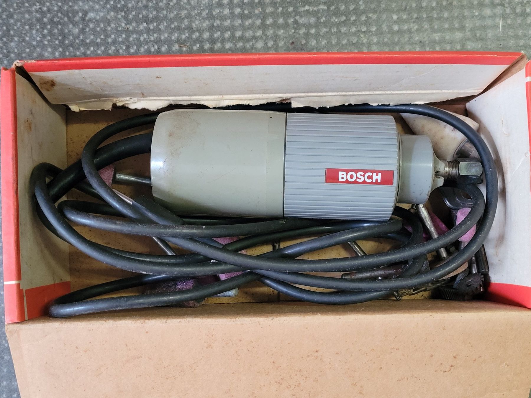 Bosch Tutti gli attrezzi: Meuleuse à main BOSCH – Usato da Epalinges venduto da ormiga 1