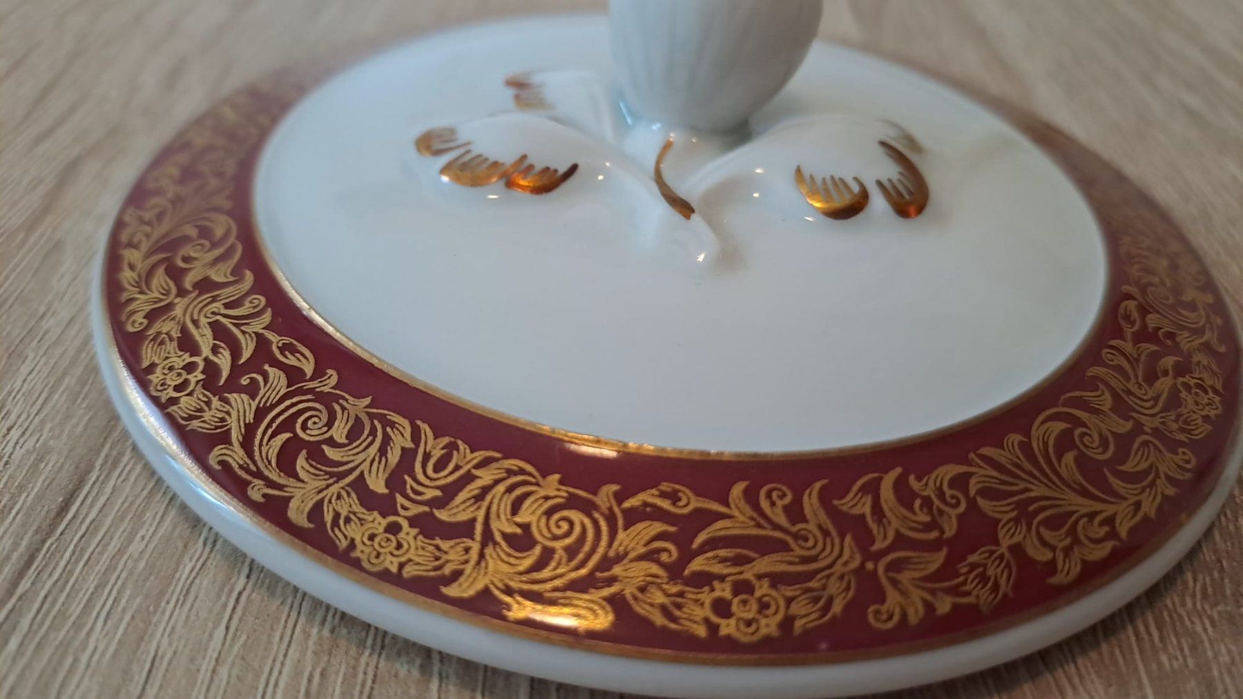 Set di piatti: 1 Langenthaler Chateau roter Deckel  mit weissem Rand. – Usato da Kehrsatz venduto da Kevin4 2