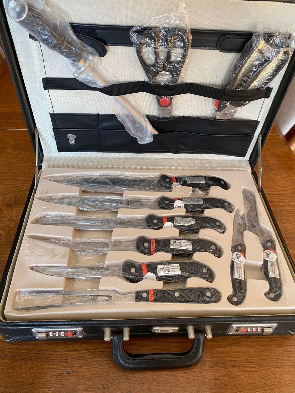 Coltelli: Hochwertiges 24 - Teiliges Messerset – Nuovo e nell'imballaggio originale da Doerflingen venduto da Hikwood