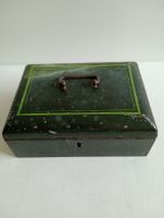 Antike Geldkassette ca. 1920, grün, 15 x 20 cm