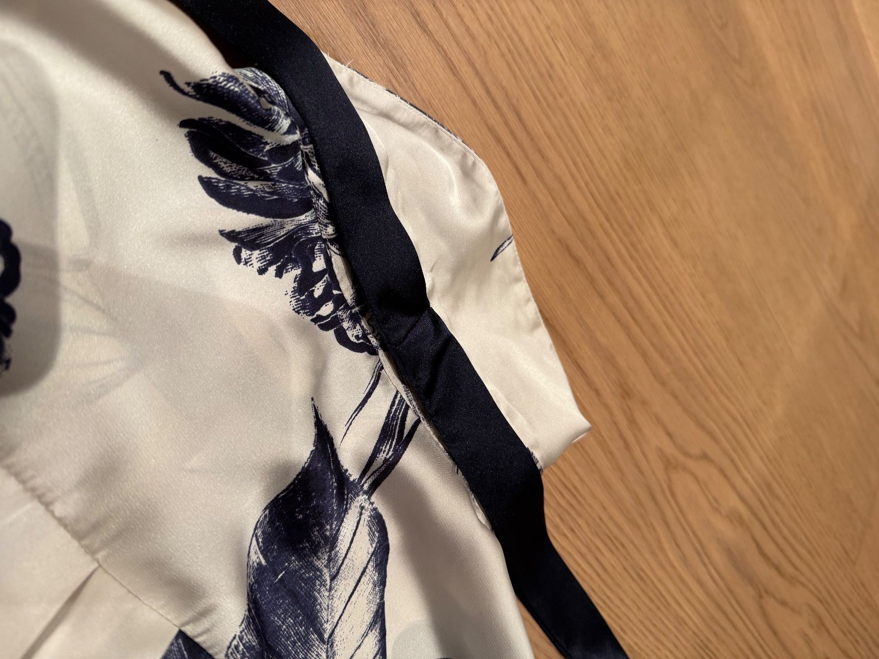 Zara Camicette: Zara Bluse XS mit Blumenmuster – Usato da Richterswil venduto da KAYLEIGH_77 5