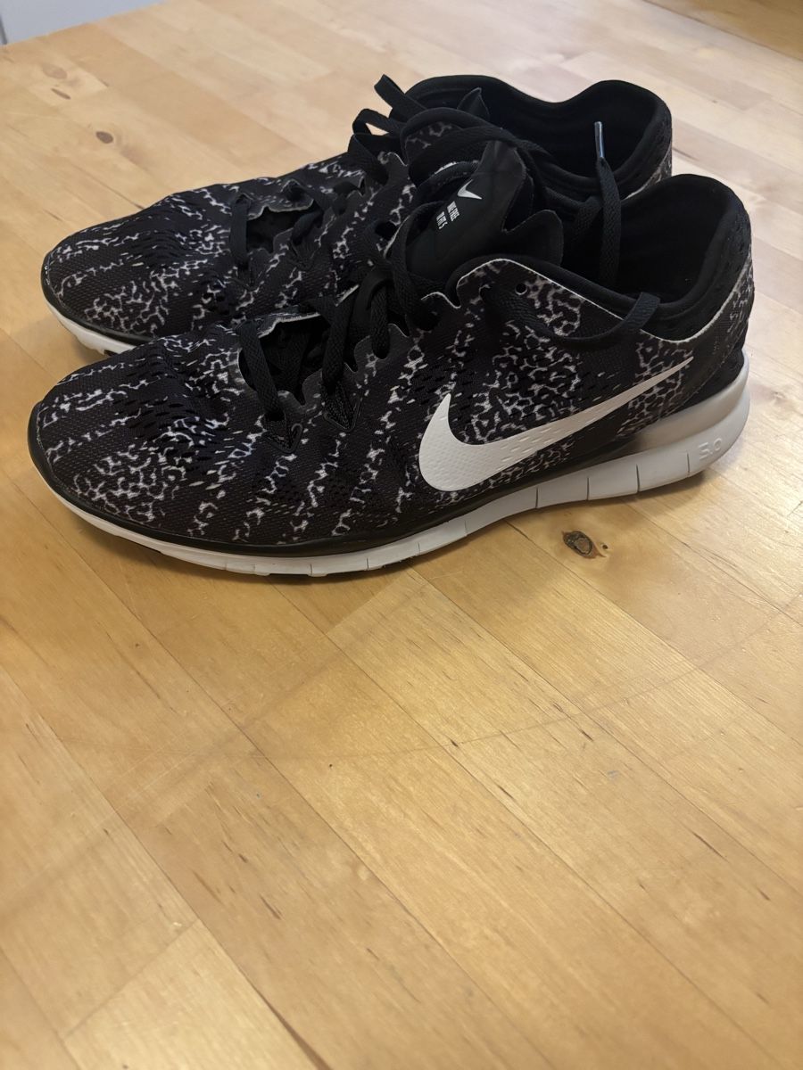 Nike Herrenschuhe: Nike Sneaker – Gebraucht aus Celerina von Heli87 1