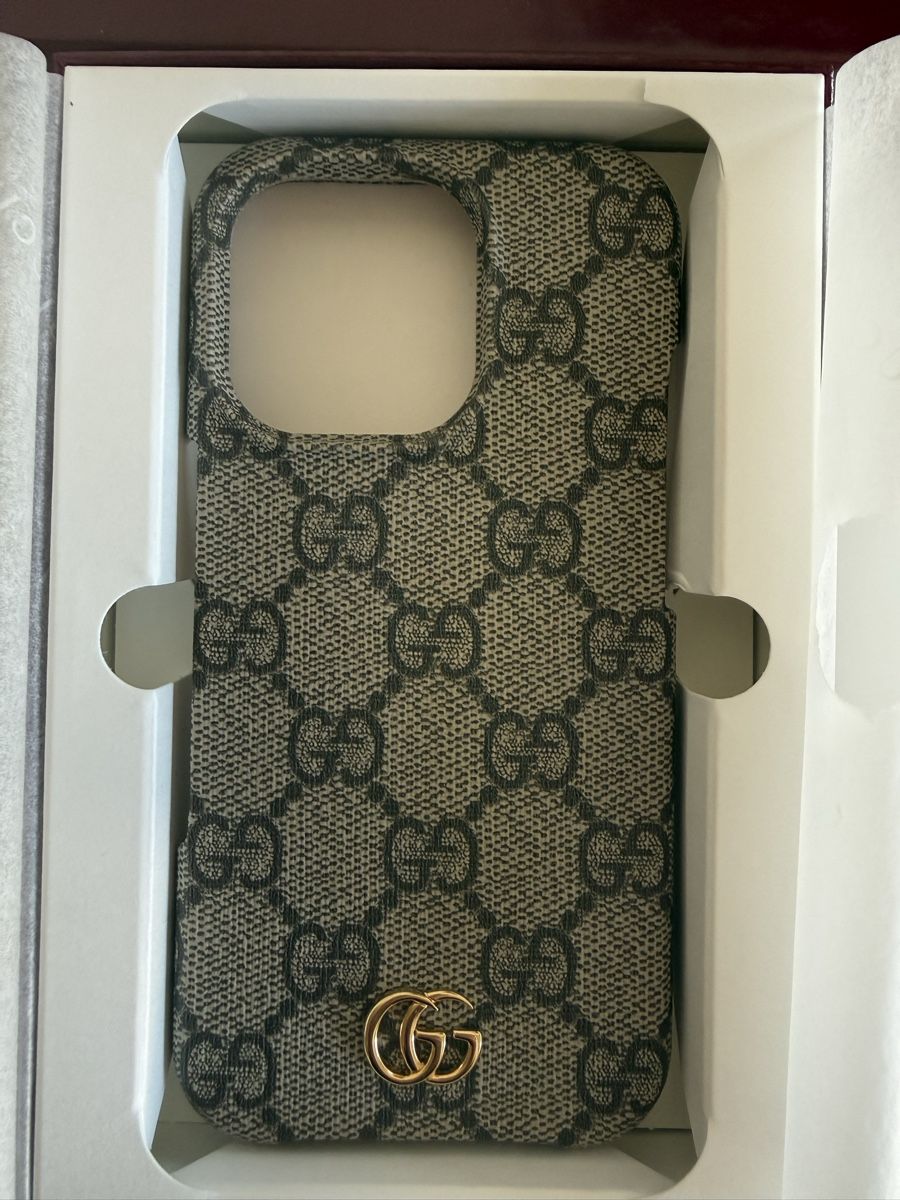Gucci Cover & Protezioni schermo: Gucci Iphone 16pro Hülle – Nuovo e nell'imballaggio originale da Rheinfelden venduto da Sabjoo84 1